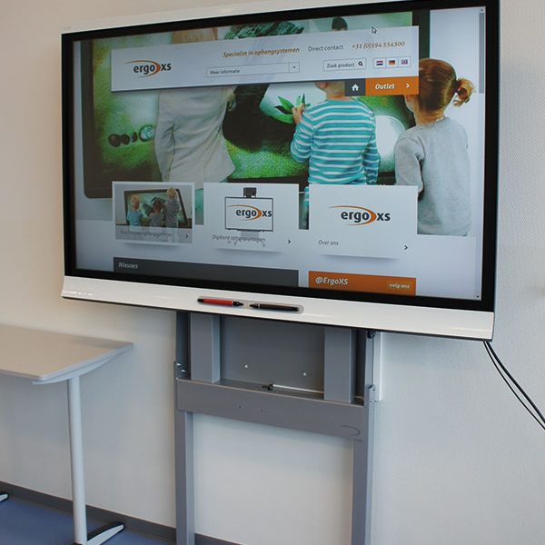 ergoxs-ergoframe-fine-select-zwei-saulen-wandlift-tv-effw5225zp-mittlere-position