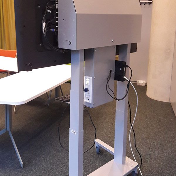 ergoxs-ergoframe-motion-zwei-saulen-rollgestell-eff5251-cablemanagementmodule-cmm01