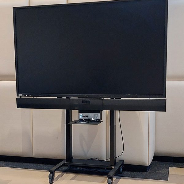 ergoxs-ergoframe-steady-zwei-saulen-rollgestell-eff3250z-cablemanagementmodule-cmm03Z-project-rijksuniversiteit-groningen