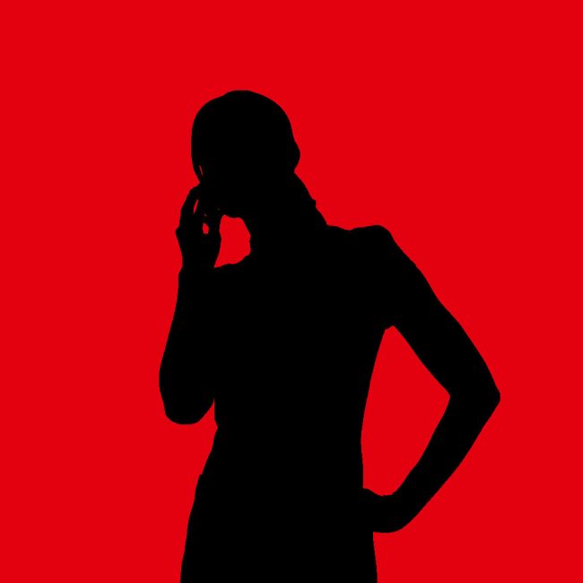 Mirjam-Kuipers Silhouette in Schwarz einer Dame am Telefon